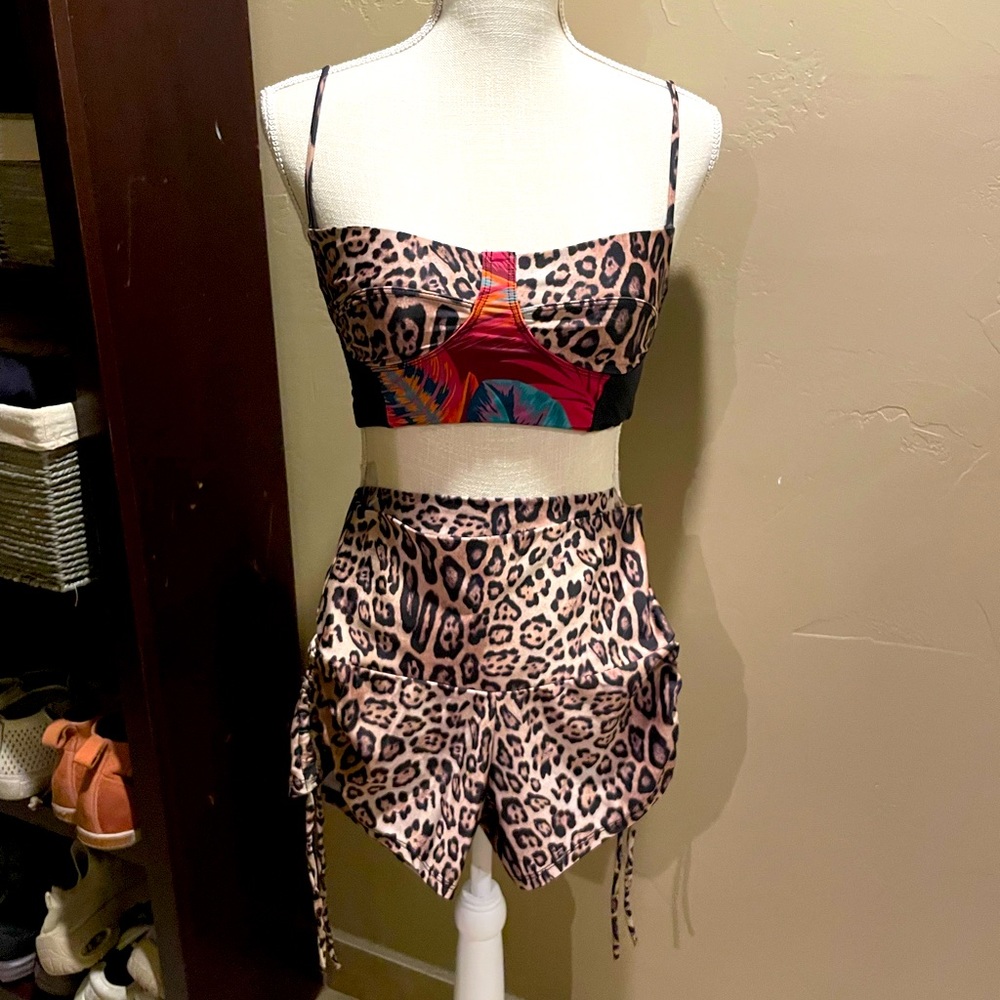 ONZIE SHORTS SPORTS BRA YOGA SET